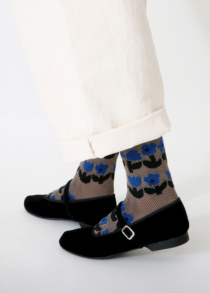 Floral Woven Pattern Mid-Calf Socks